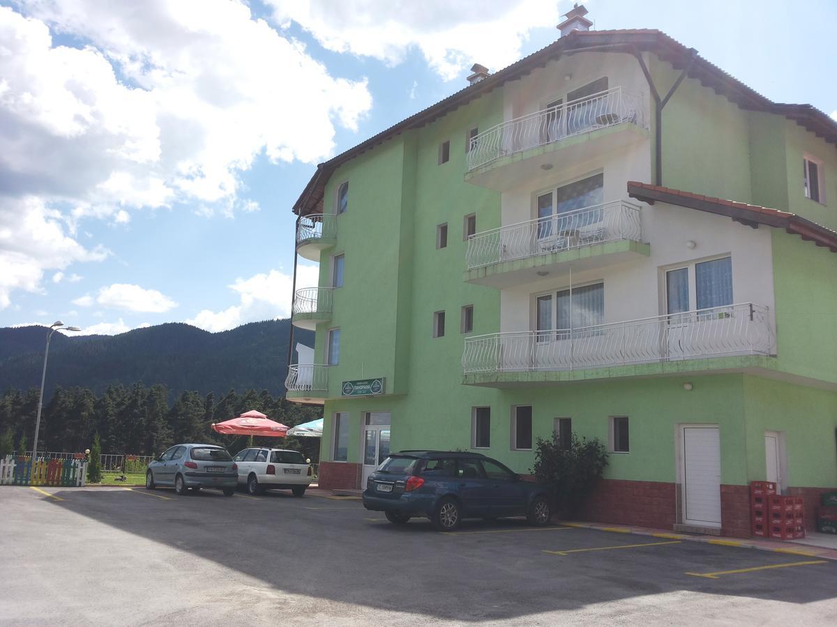 Family Hotel Panorama Sarnitsa Exterior photo